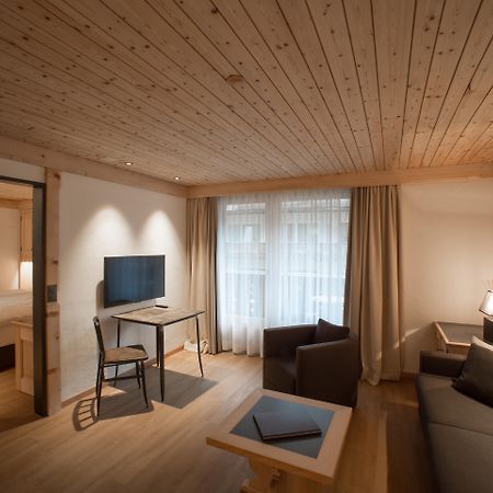 Bernerhof Swiss Quality Hotel Gstaad Exteriör bild